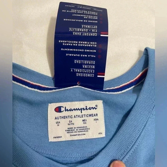 Champion Team Light Blue Powerblend Women's Plus Size Crew Neck Sweater size 1X - Picture 4 of 8